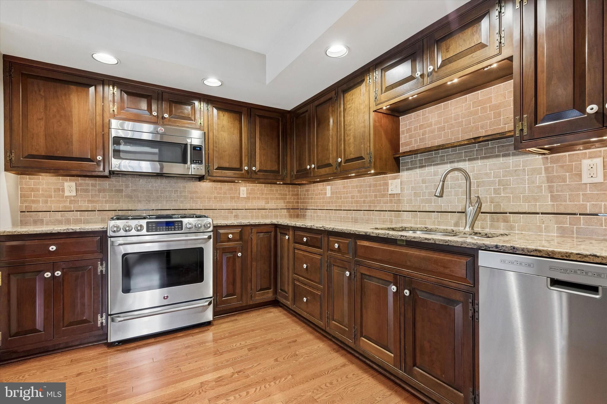 WOODS OF PEBBLE HI - Residential