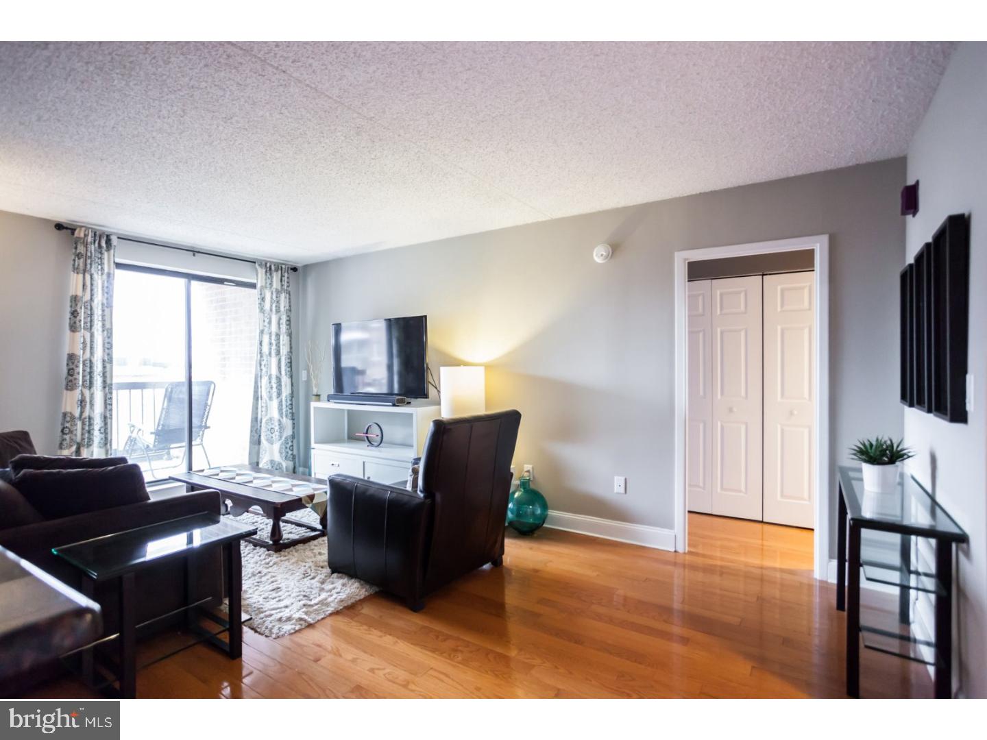 SOCIETY HILL - Residential