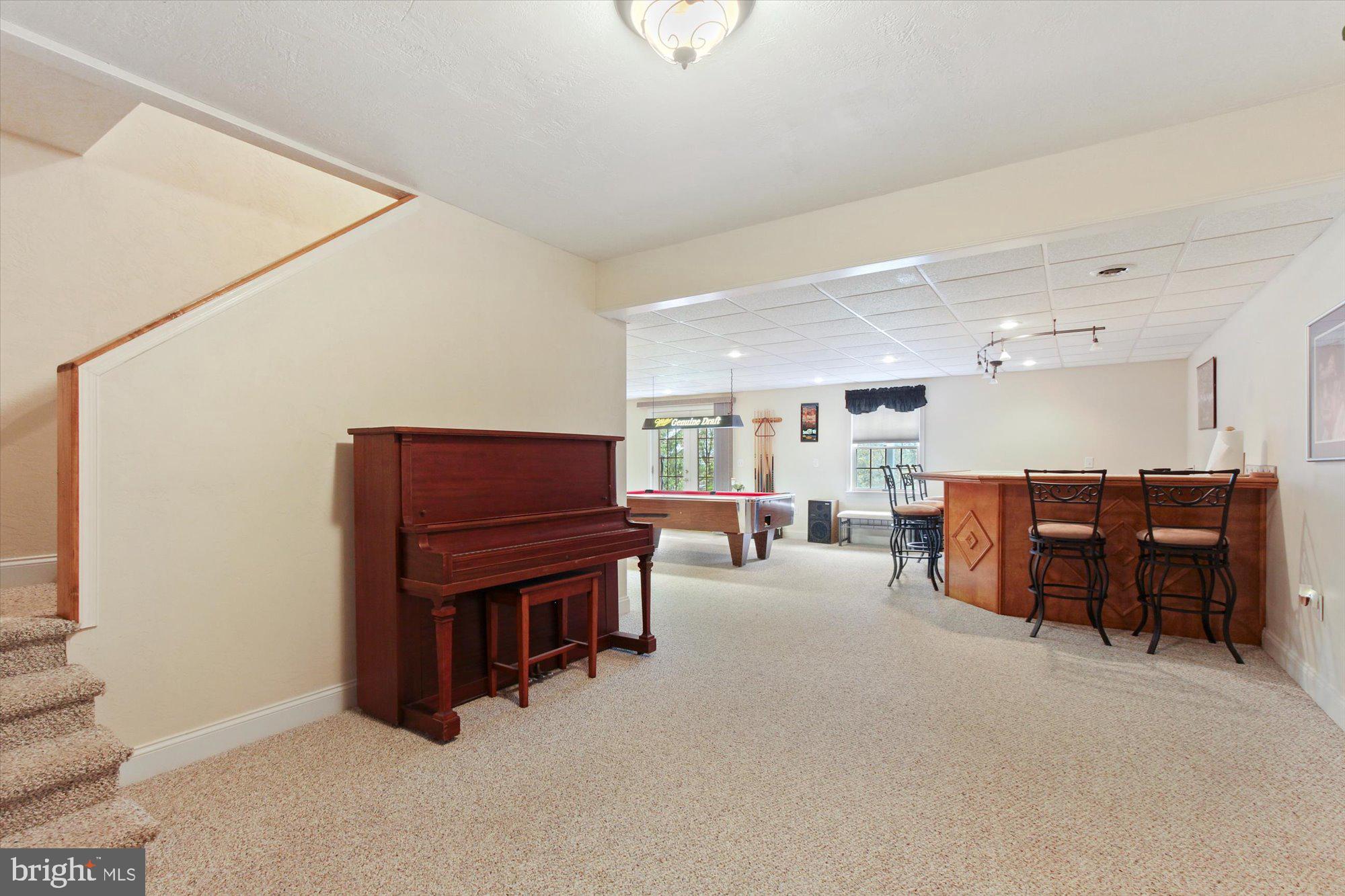 KENDALE HEIGHTS - Residential