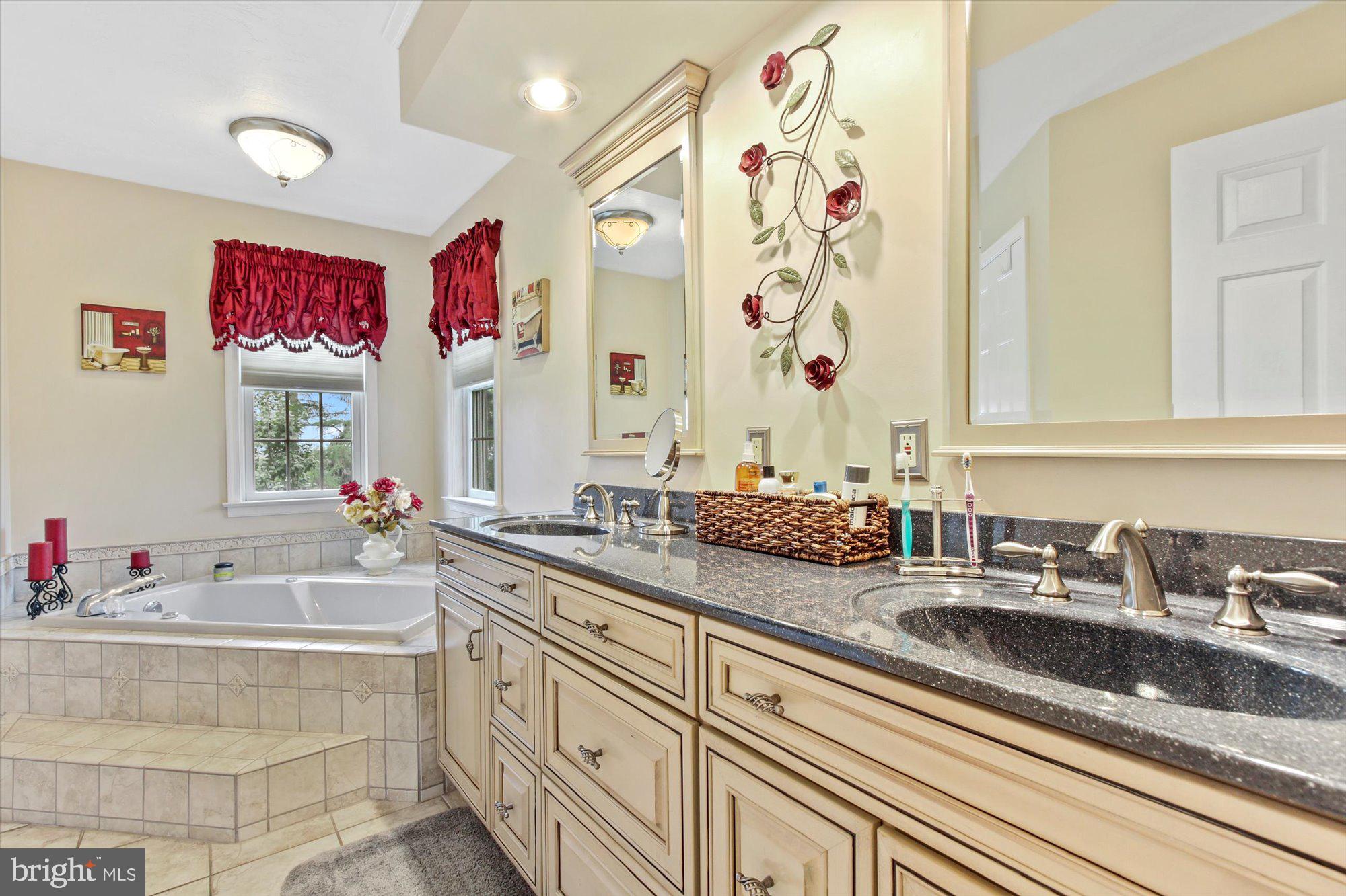 KENDALE HEIGHTS - Residential