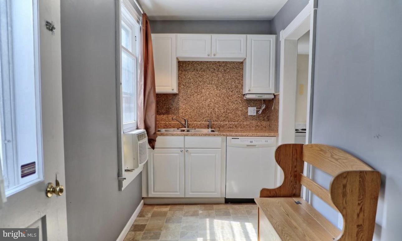 216 S WASHINGTON STREET