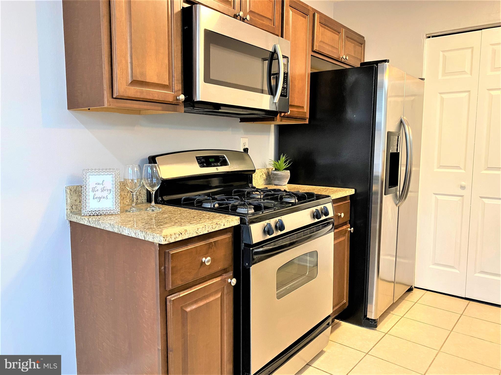 VILLAGE GATE - Residential