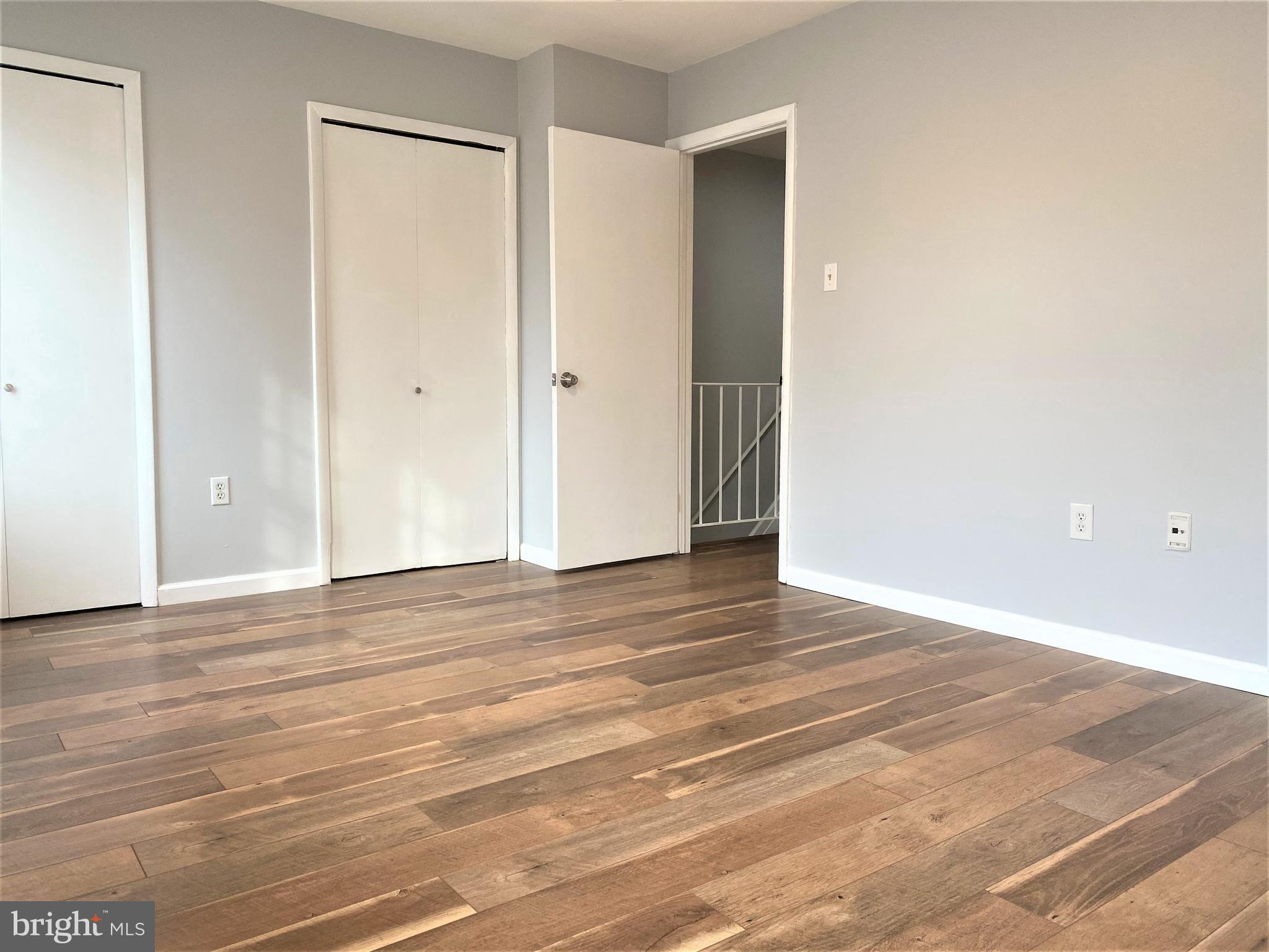 VILLAGE GATE - Residential