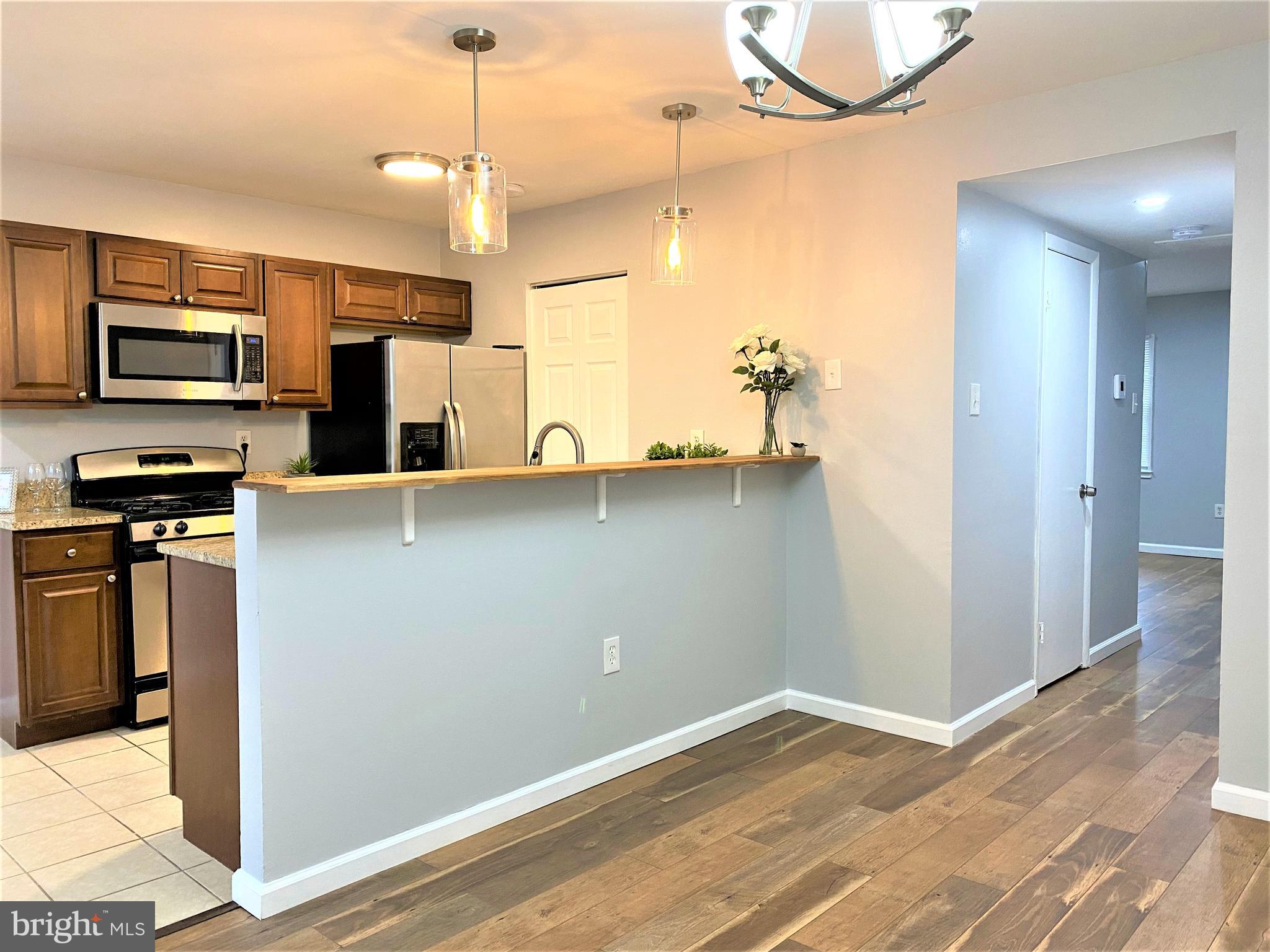 VILLAGE GATE - Residential