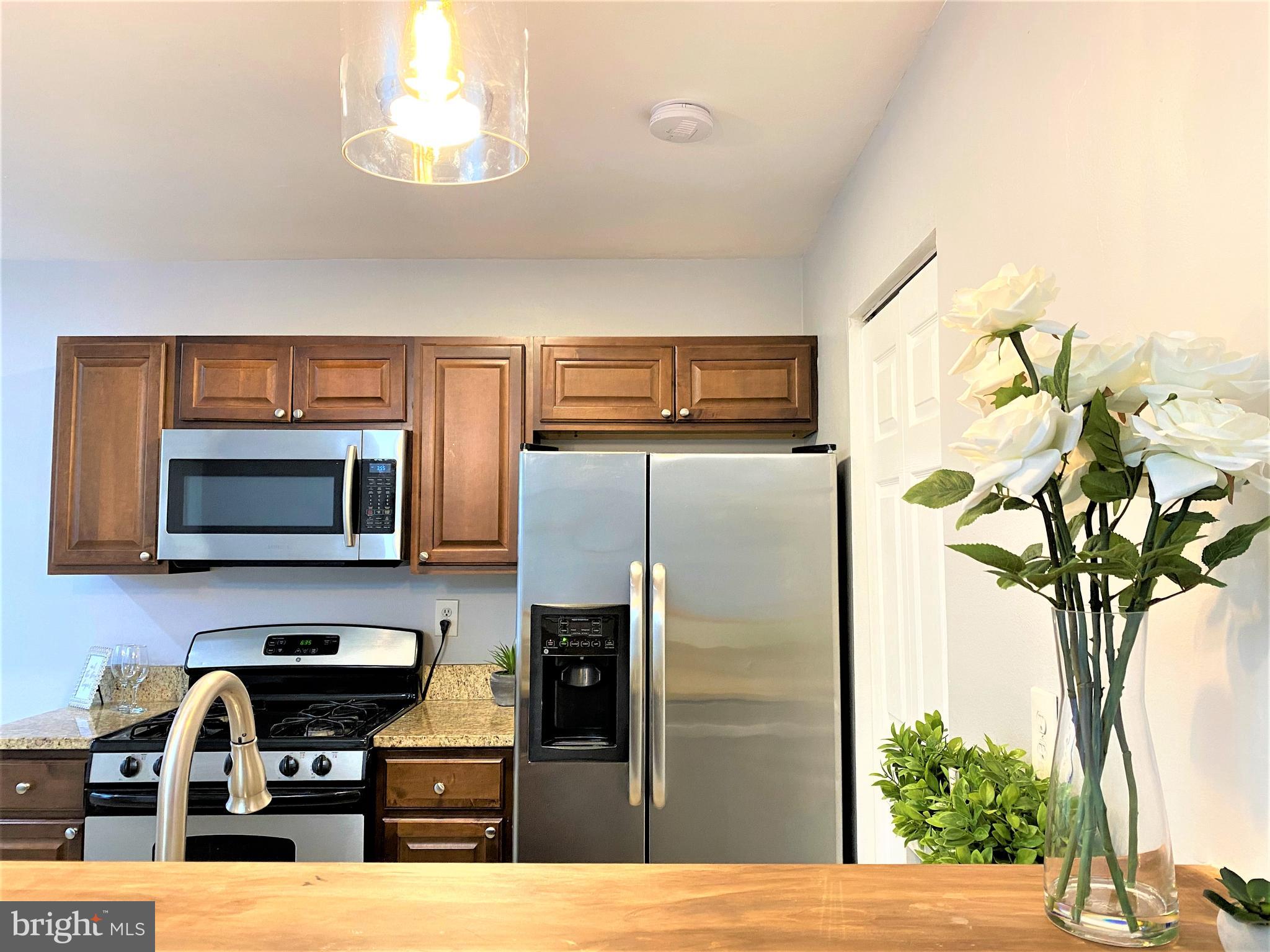 VILLAGE GATE - Residential