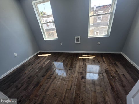 Townhouse For Rent - 6169 Glenmore Avenue #APT B<br/> Philadelphia County, PHILADELPHIA, PA 19142