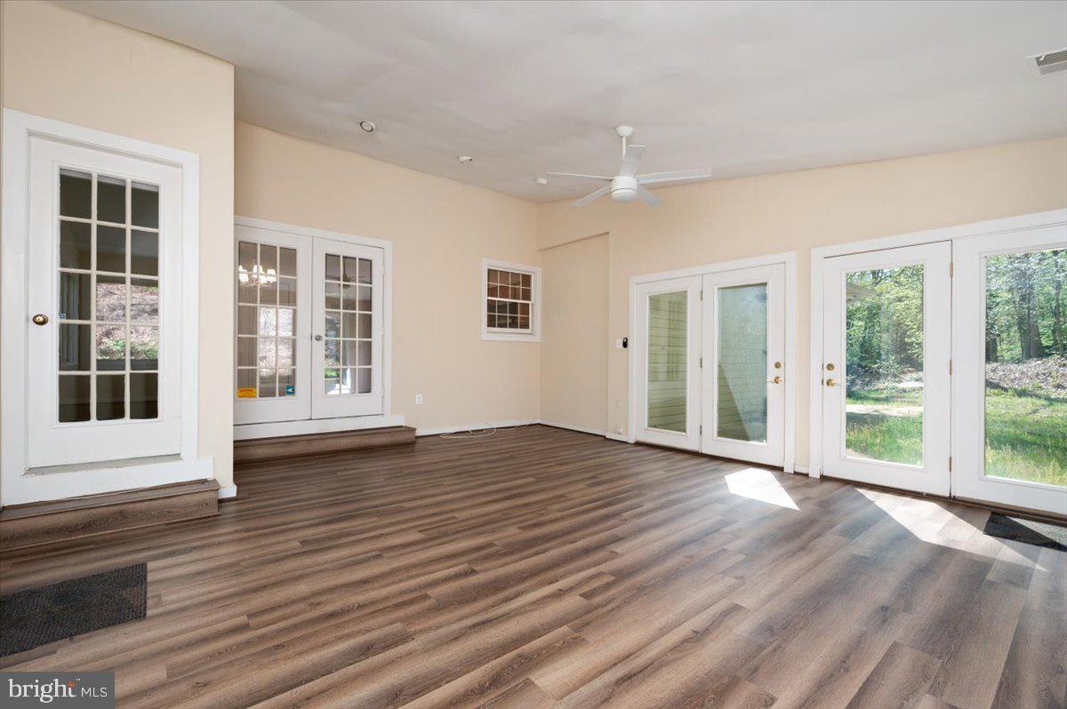 HARBOR HILLS - Residential