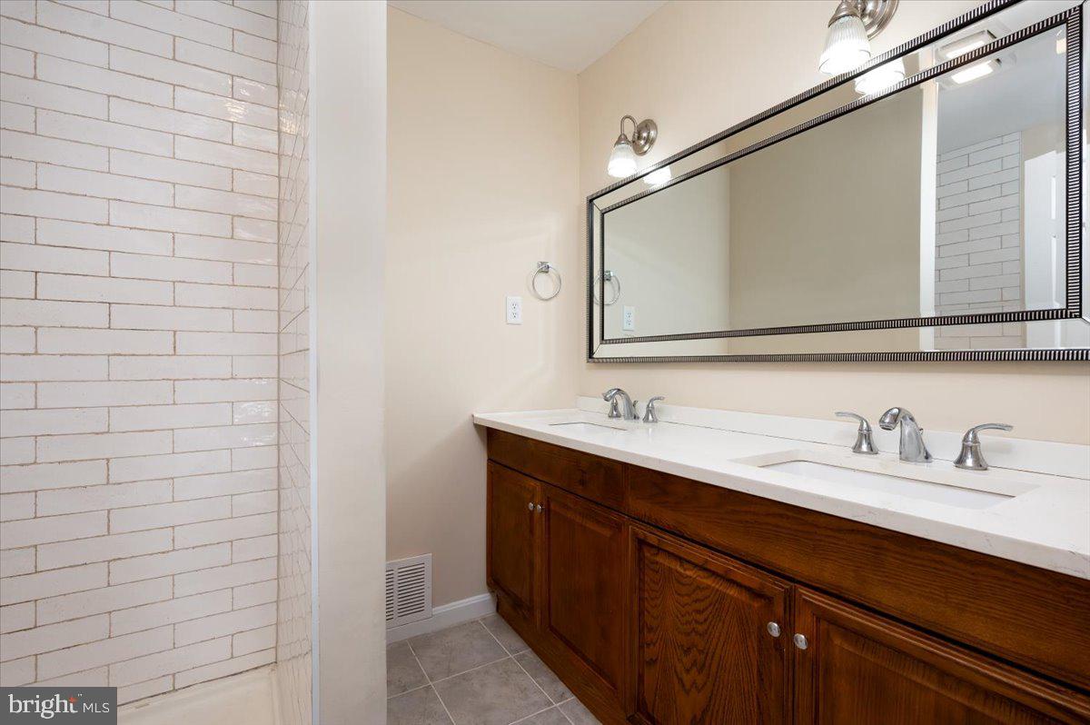 HARBOR HILLS - Residential