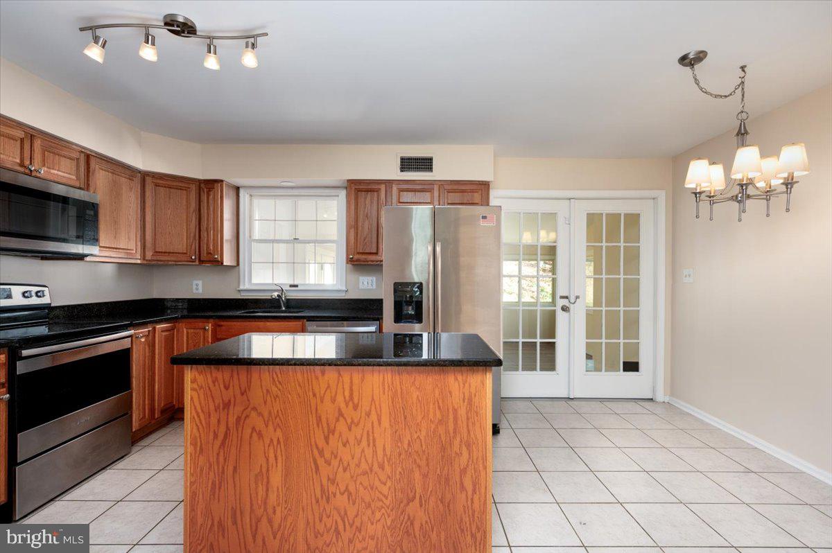 HARBOR HILLS - Residential