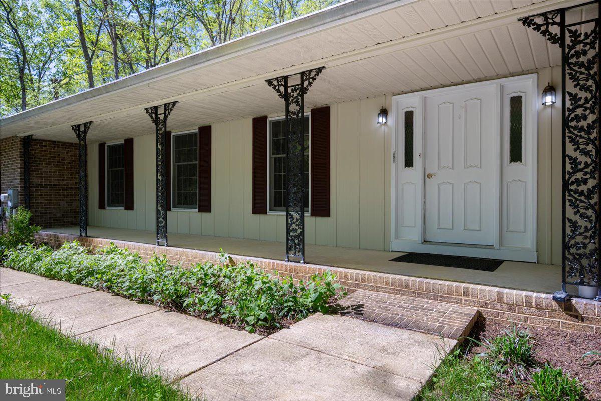690 DISCOVERY ROAD