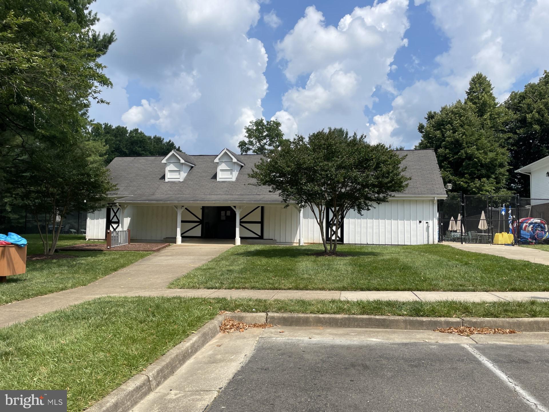 BURKE CENTRE CONSERVANCY - Residential Lease