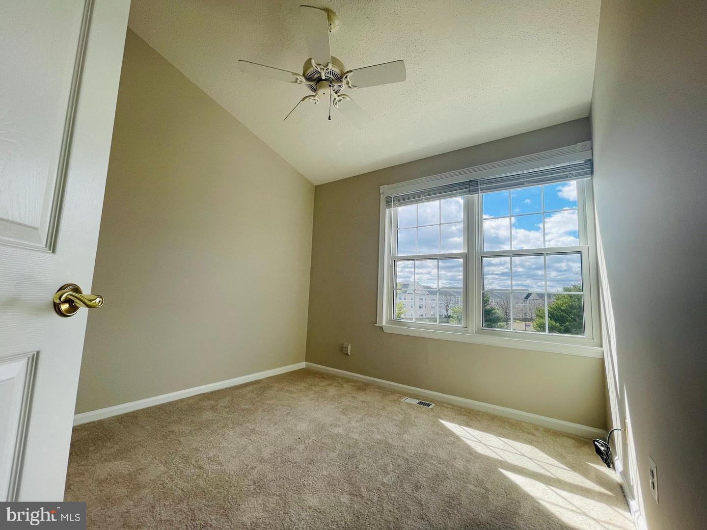 BULL RUN CONDO - Residential Lease