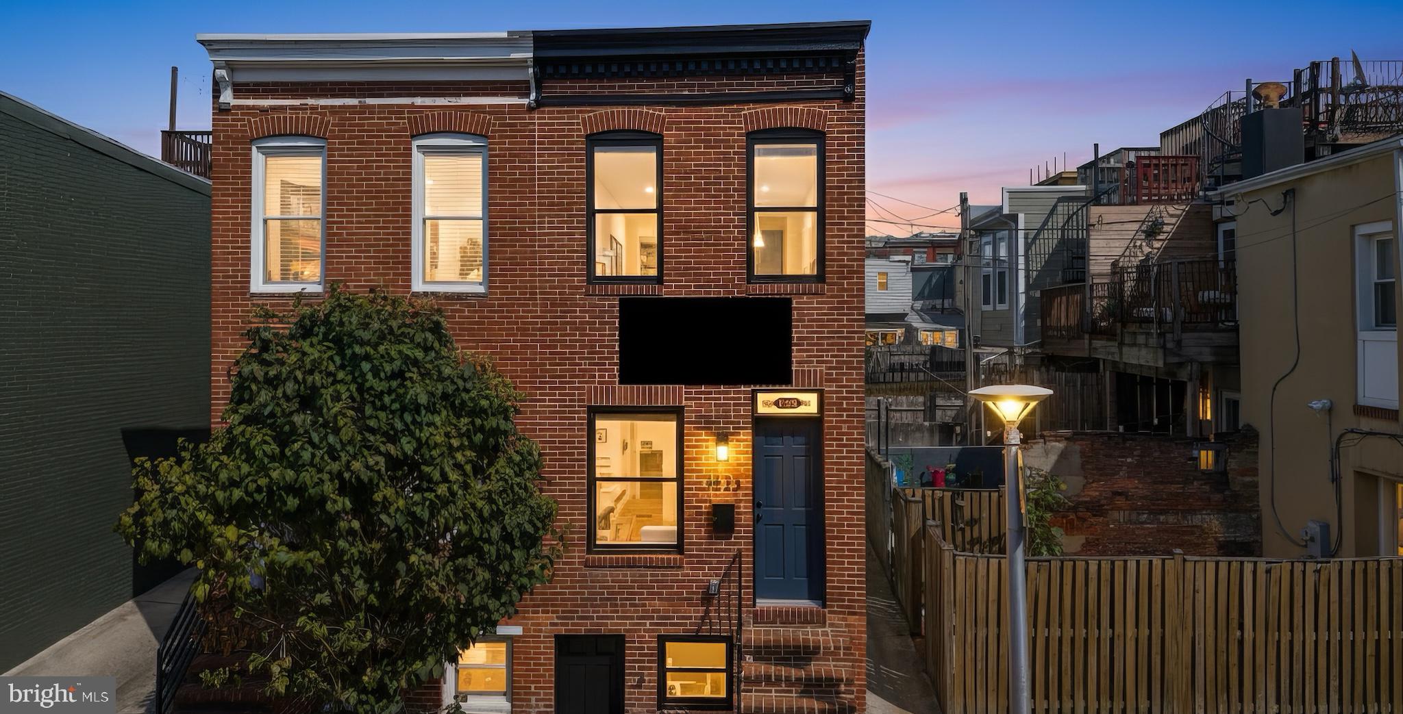 1523 CLARKSON STREET