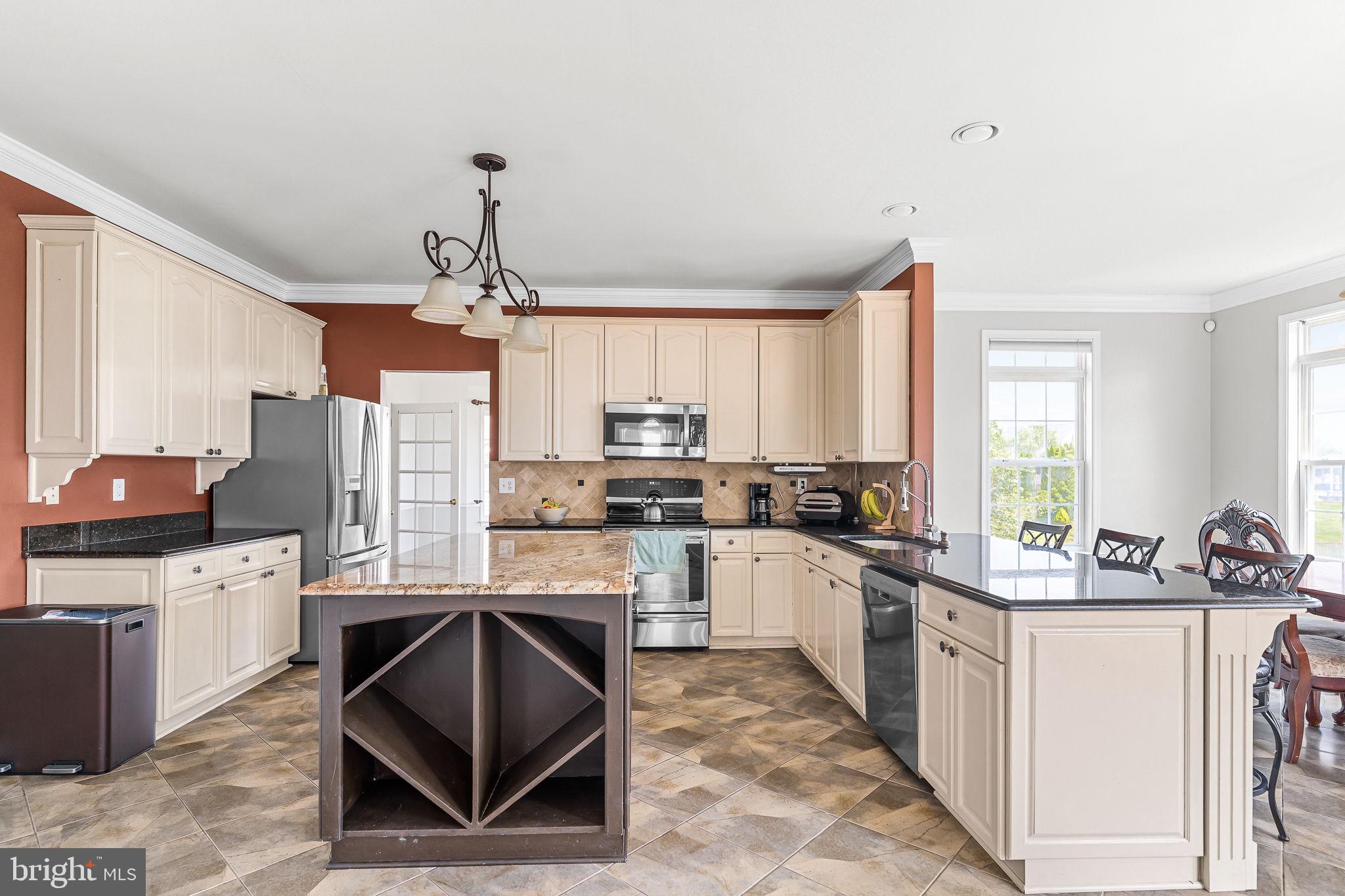 LOCUST HILL - Residential