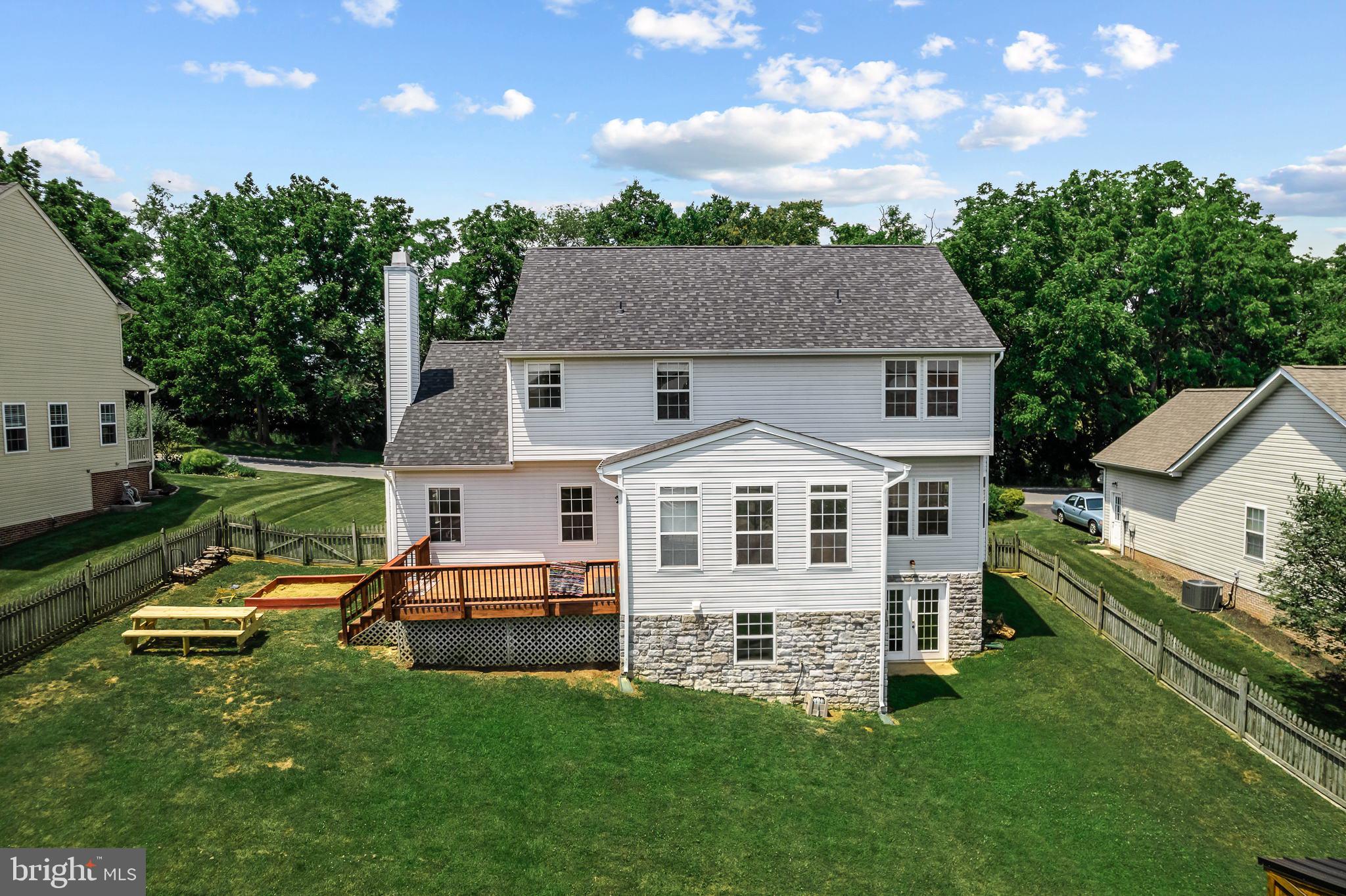 LOCUST HILL - Residential