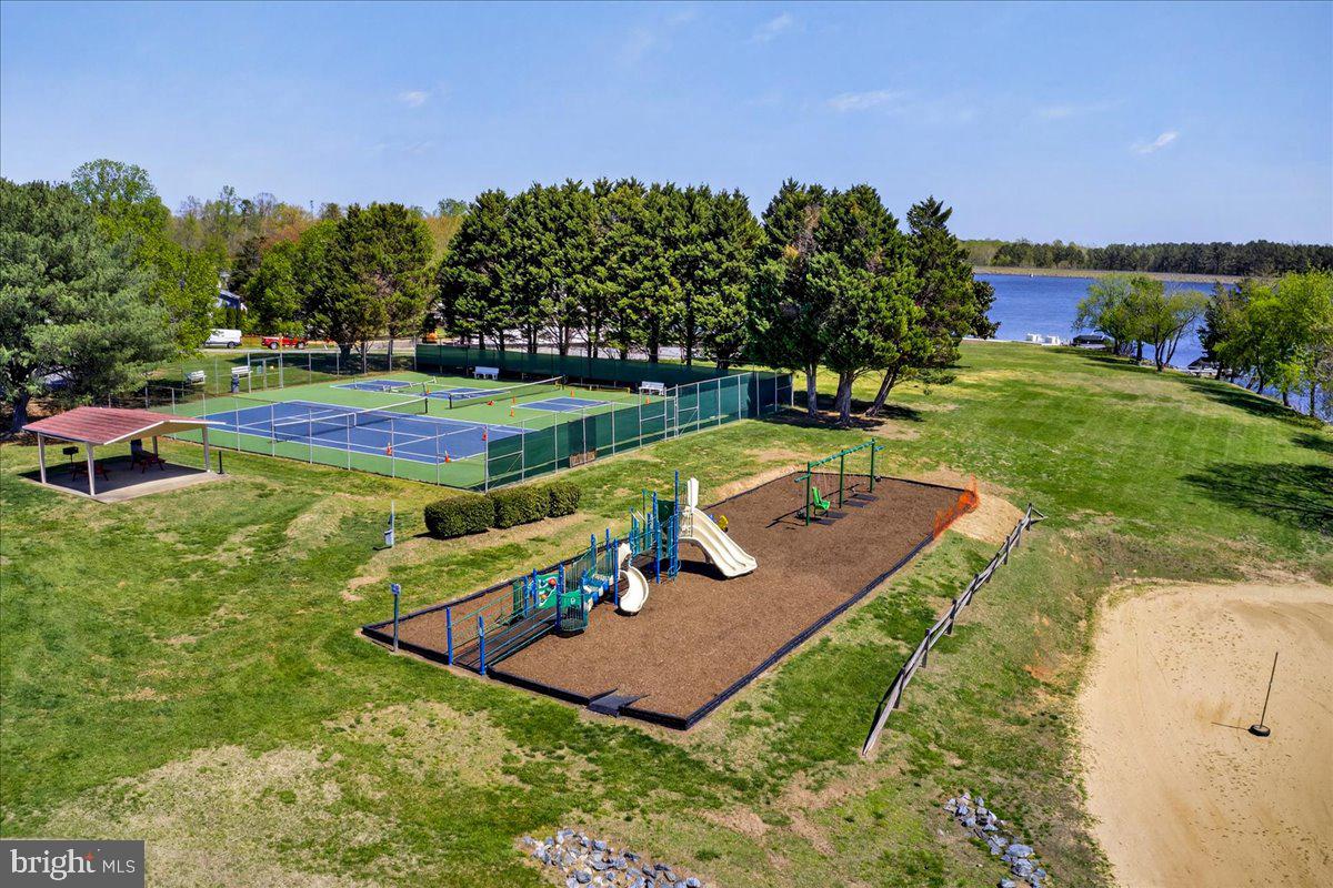 LAKE CAROLINE - Residential