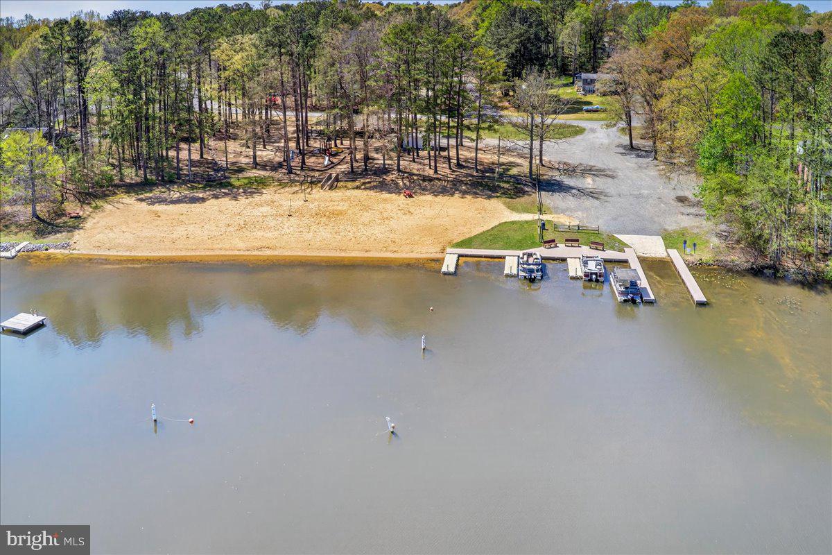 LAKE CAROLINE - Residential