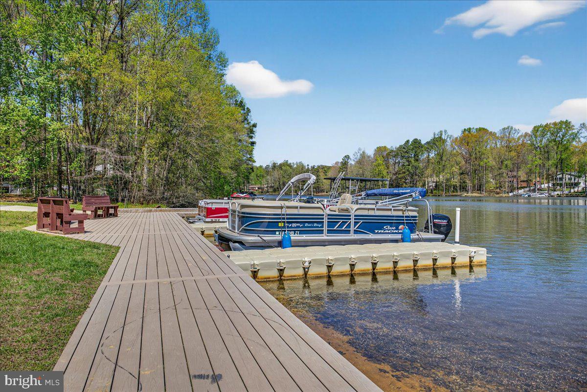 LAKE CAROLINE - Residential