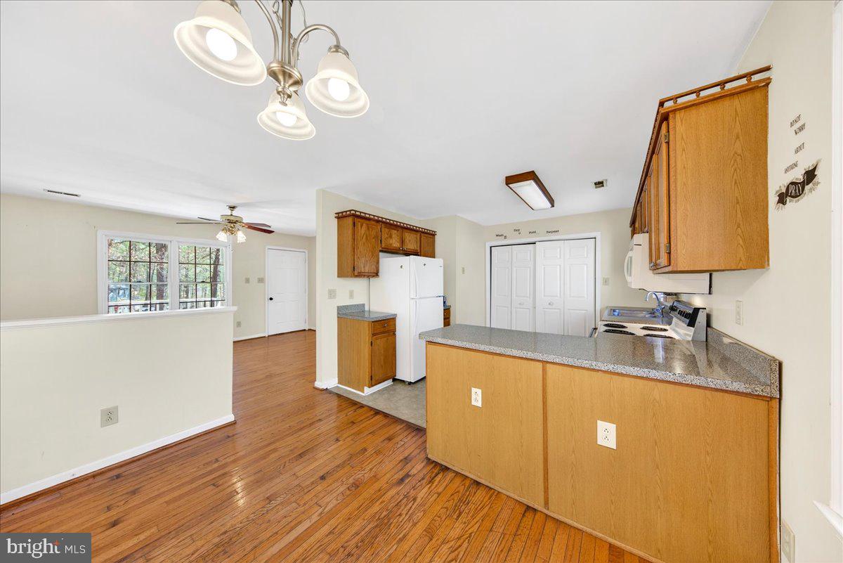 LAKE CAROLINE - Residential