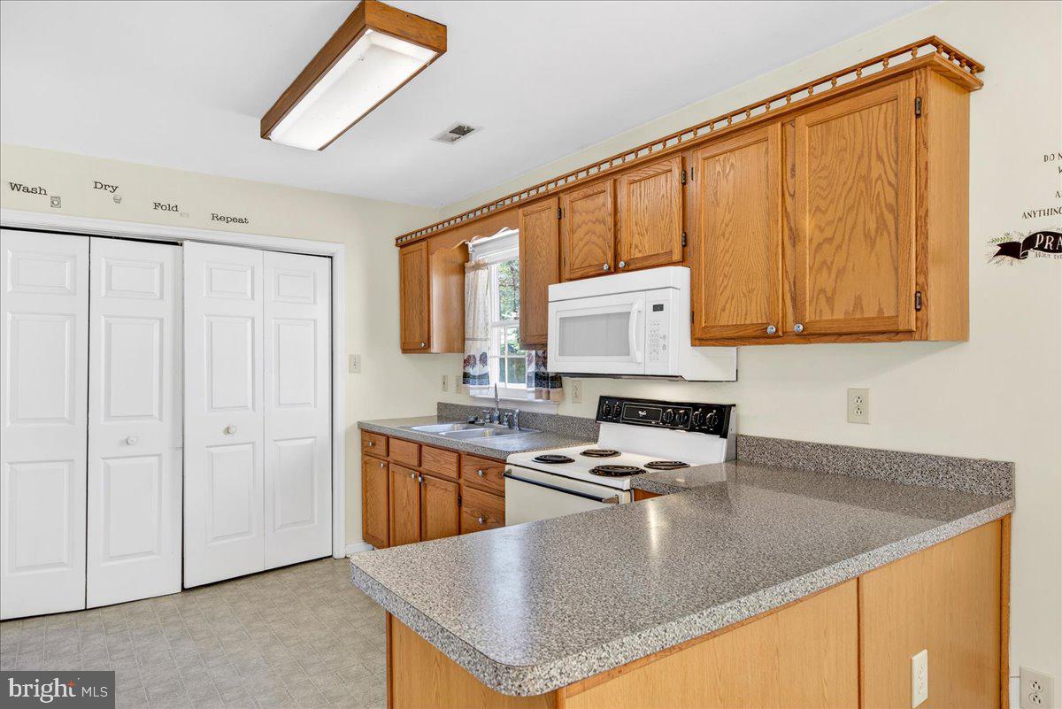 LAKE CAROLINE - Residential