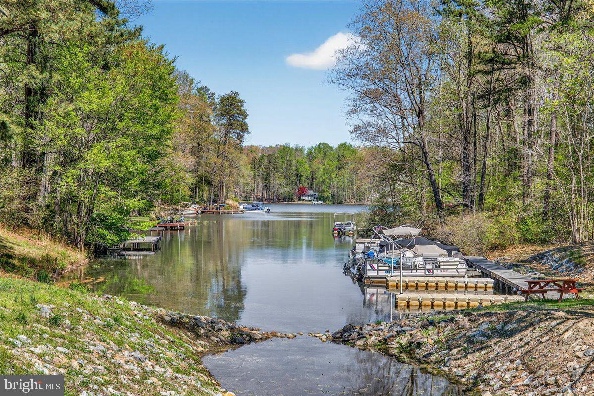LAKE CAROLINE - Residential