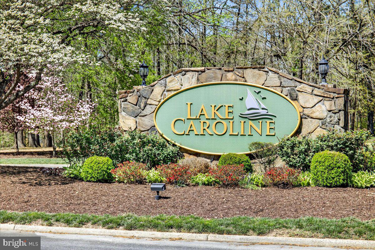 LAKE CAROLINE - Residential