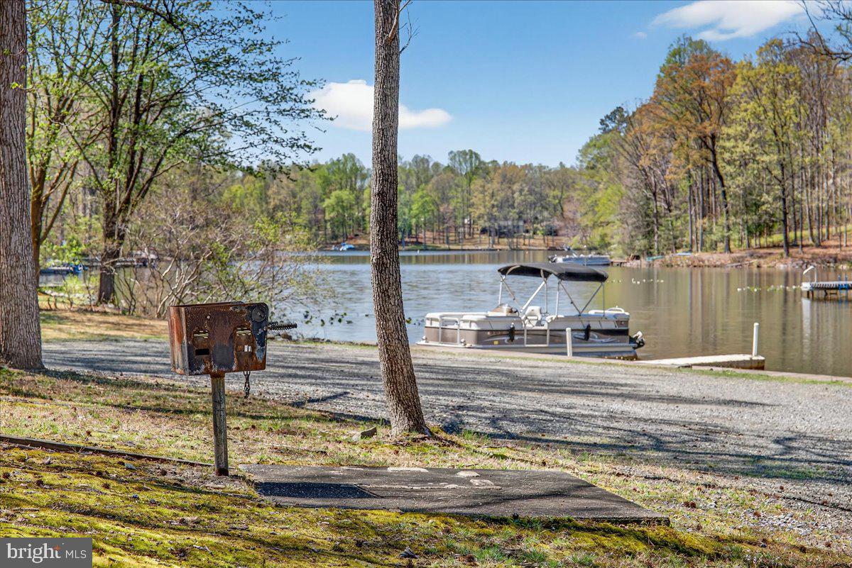 LAKE CAROLINE - Residential