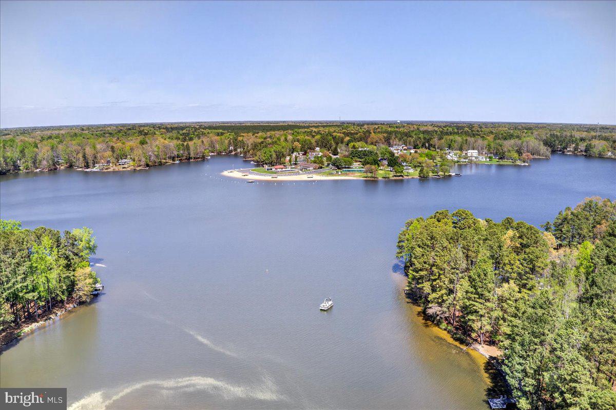 LAKE CAROLINE - Residential