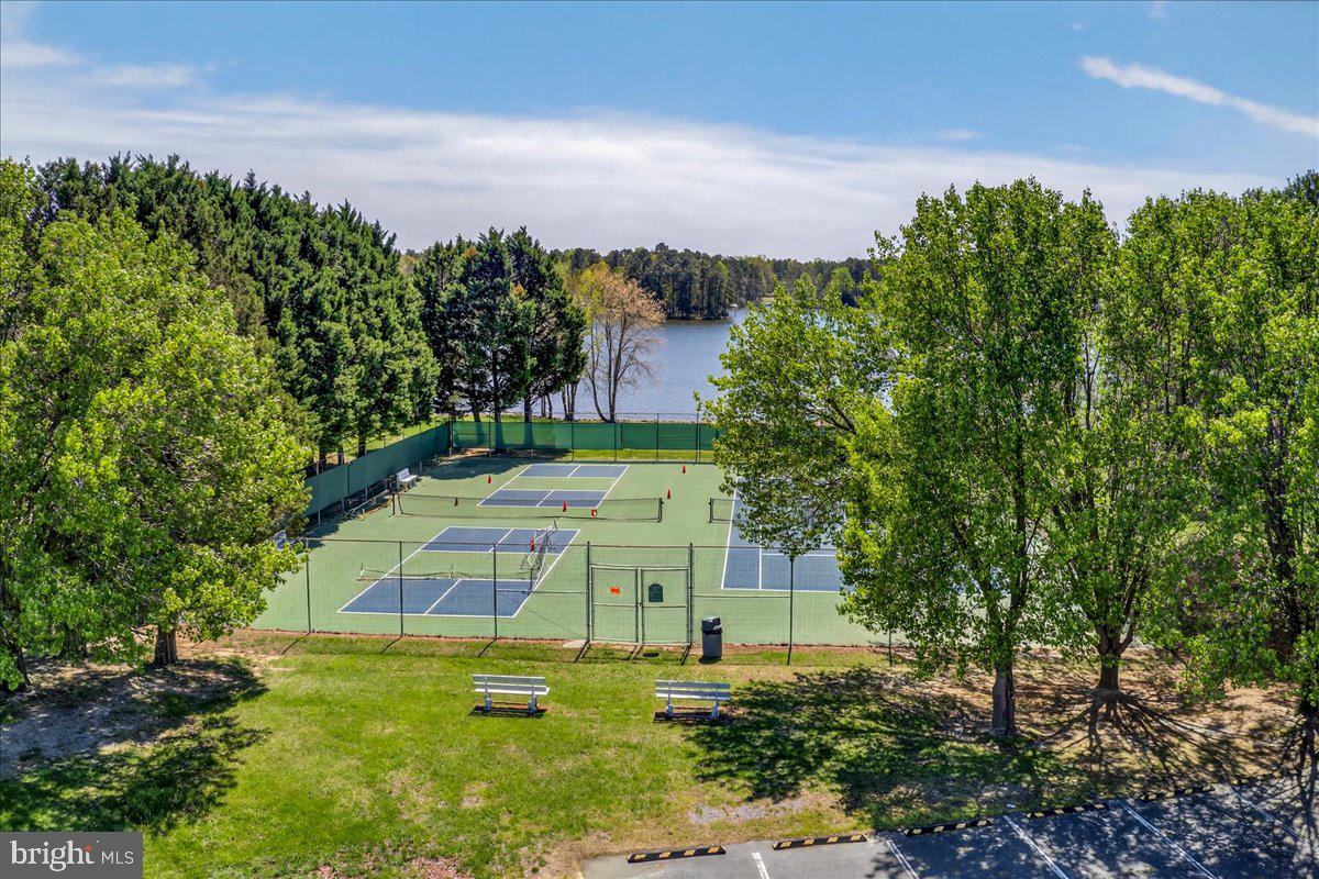 LAKE CAROLINE - Residential