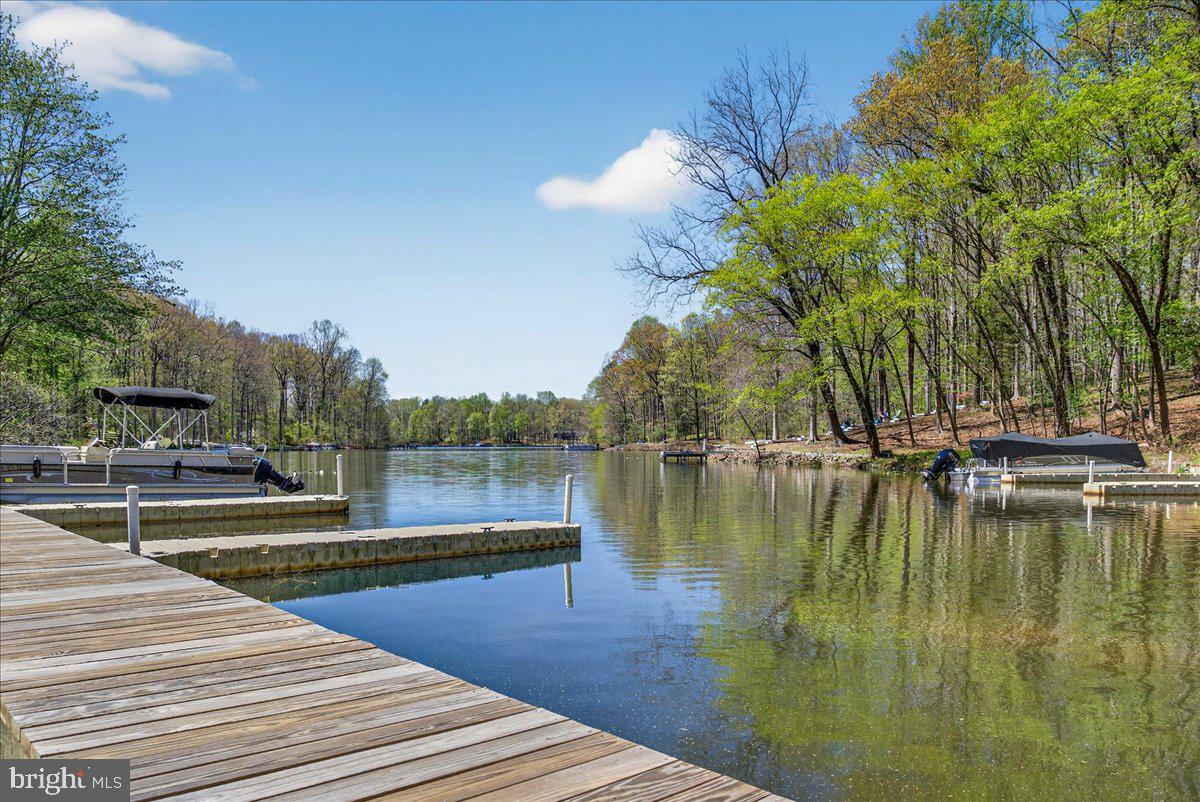 LAKE CAROLINE - Residential