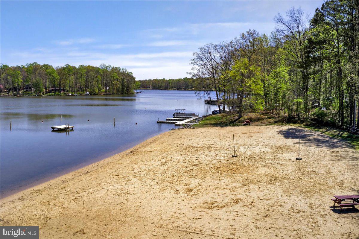 LAKE CAROLINE - Residential