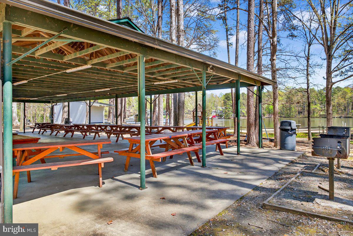 LAKE CAROLINE - Residential