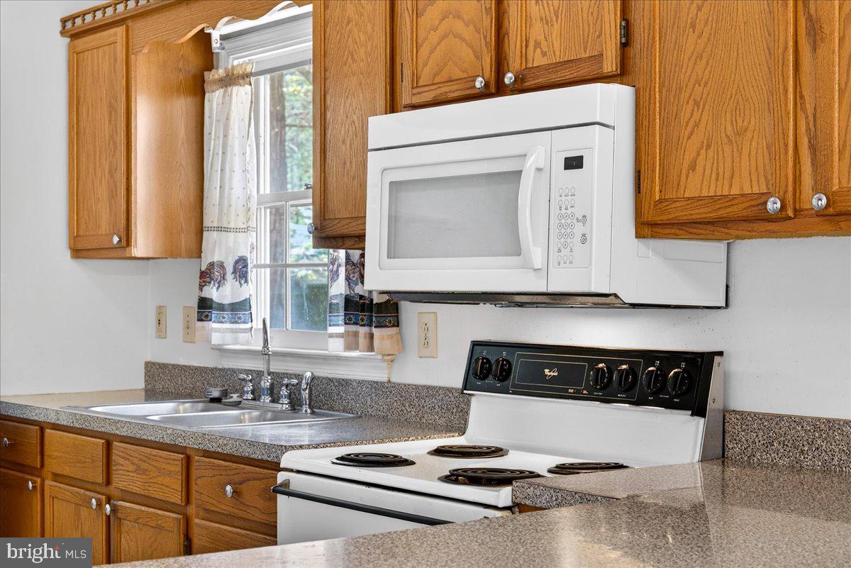 LAKE CAROLINE - Residential