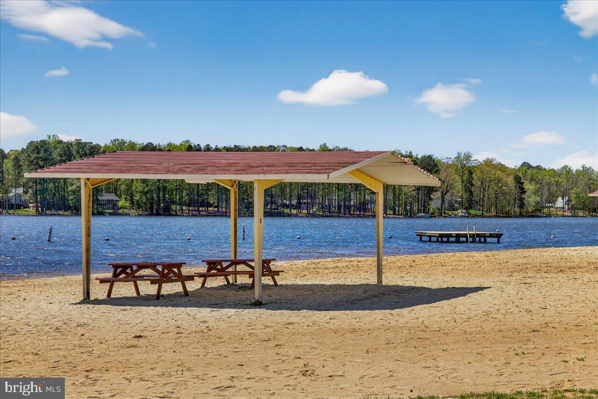 LAKE CAROLINE - Residential