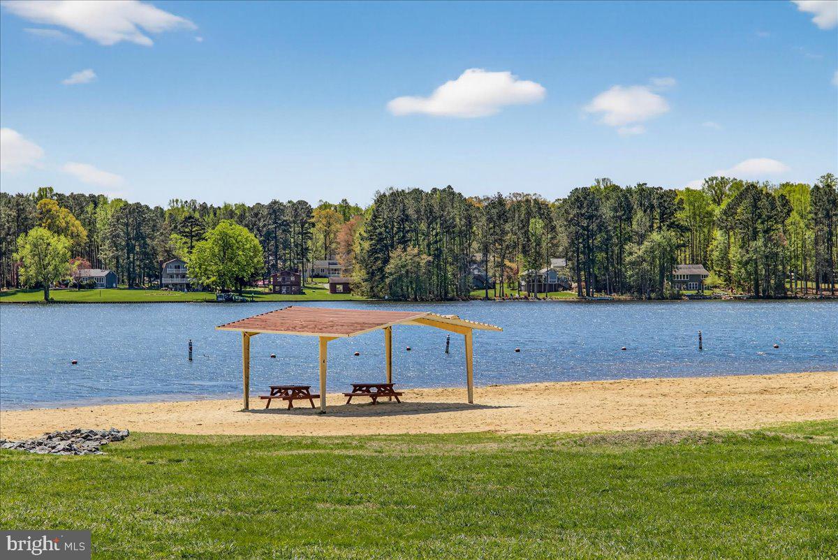 LAKE CAROLINE - Residential