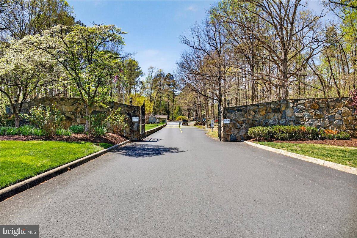 LAKE CAROLINE - Residential