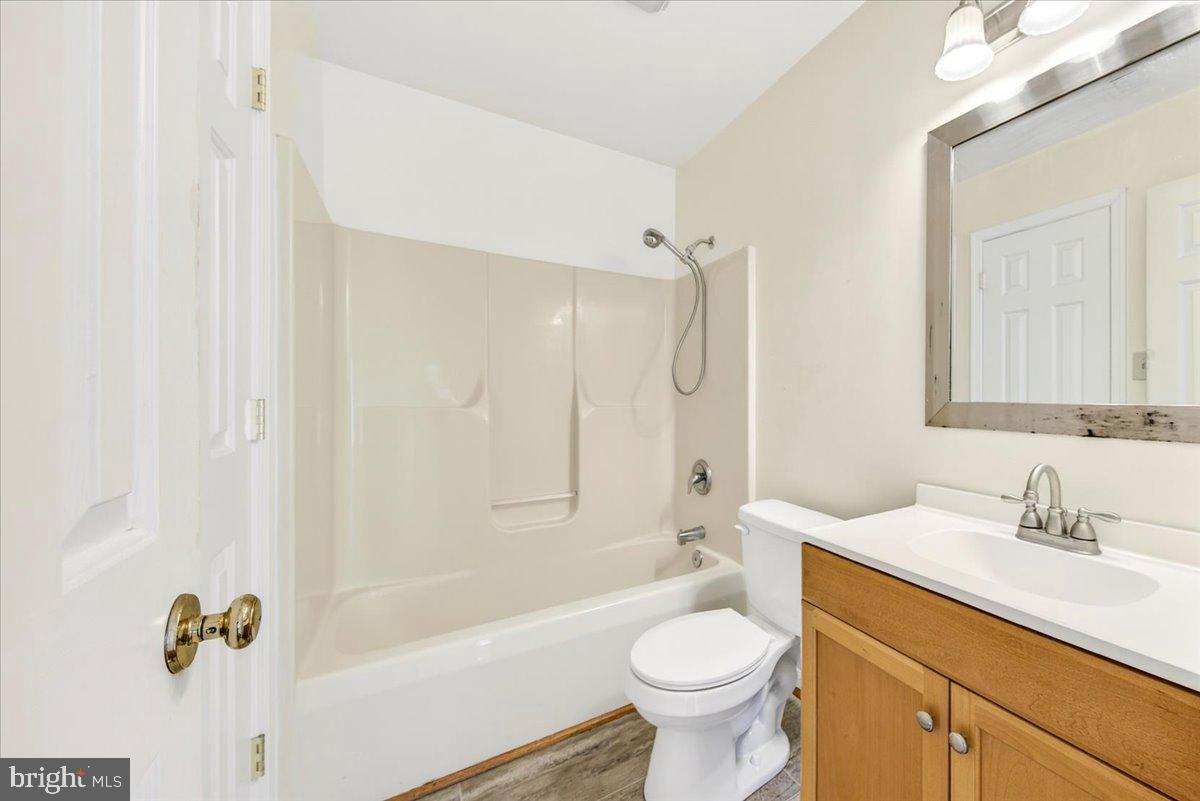 LAKE CAROLINE - Residential