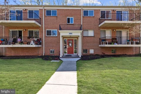 Condo For Rent - 10619 Weymouth Street #W-201<br/> Montgomery County, BETHESDA, MD 20814