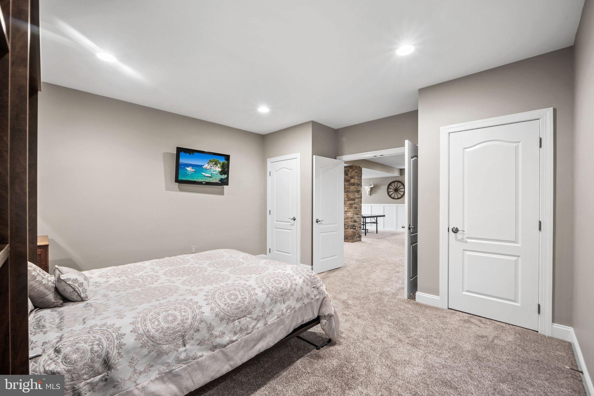 SOUTH VILLAGE - Residential