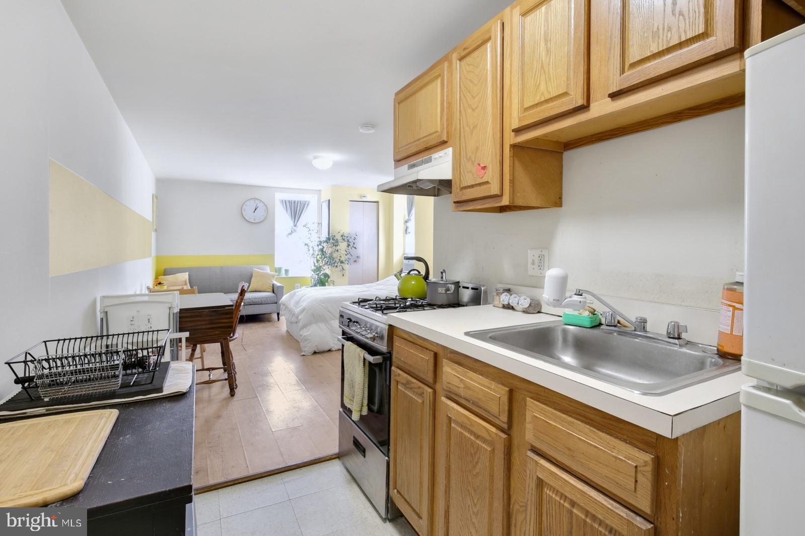 Available Early May | Physical or virtual tours are required before applying. Sight unseen applications will not be considered.
Welcome to 2020 E York St #2R! This delightful studio apartment features a wide open layout with hardwood floors and an abundance of natural light. The galley-style kitchen is equipped with ample cabinet space and a garbage disposal for convenience. The main living area offers plenty of room for various furniture setups. Step into your spacious bathroom which offers a full tub-shower, vanity, and sleek gray tile flooring. A large window brings in natural light, making it a great spot for plants. The building offers secure electronic code entry as well as shared laundry in the basement. Call today to schedule a tour!
Lease Terms:
Generally, 1st month, 12th month, and 1 month security deposit due at, or prior to, lease signing. Other terms may be required by Landlord. $55 application fee per applicant. Strictly, no pets. Tenants responsible for: electricity, gas, cable/internet, and a $25/month flat water fee. Landlord Requirements: Applicants to make 3x the monthly rent in verifiable net income, credit history to be considered (i.e. no active collections), no evictions within the past 4 years, and must have a verifiable rental history with on-time rental payments. Exceptions to this criteria may exist under the law and will be considered.