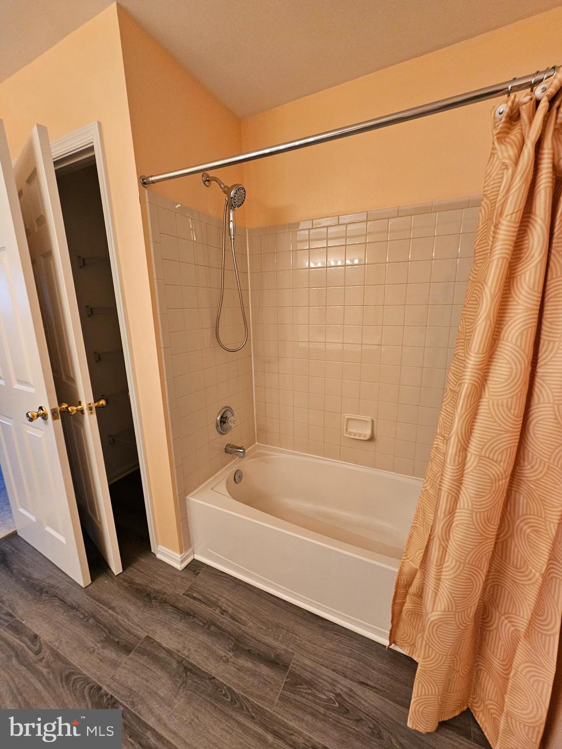 ENGLAND RUN NORTH - Residential