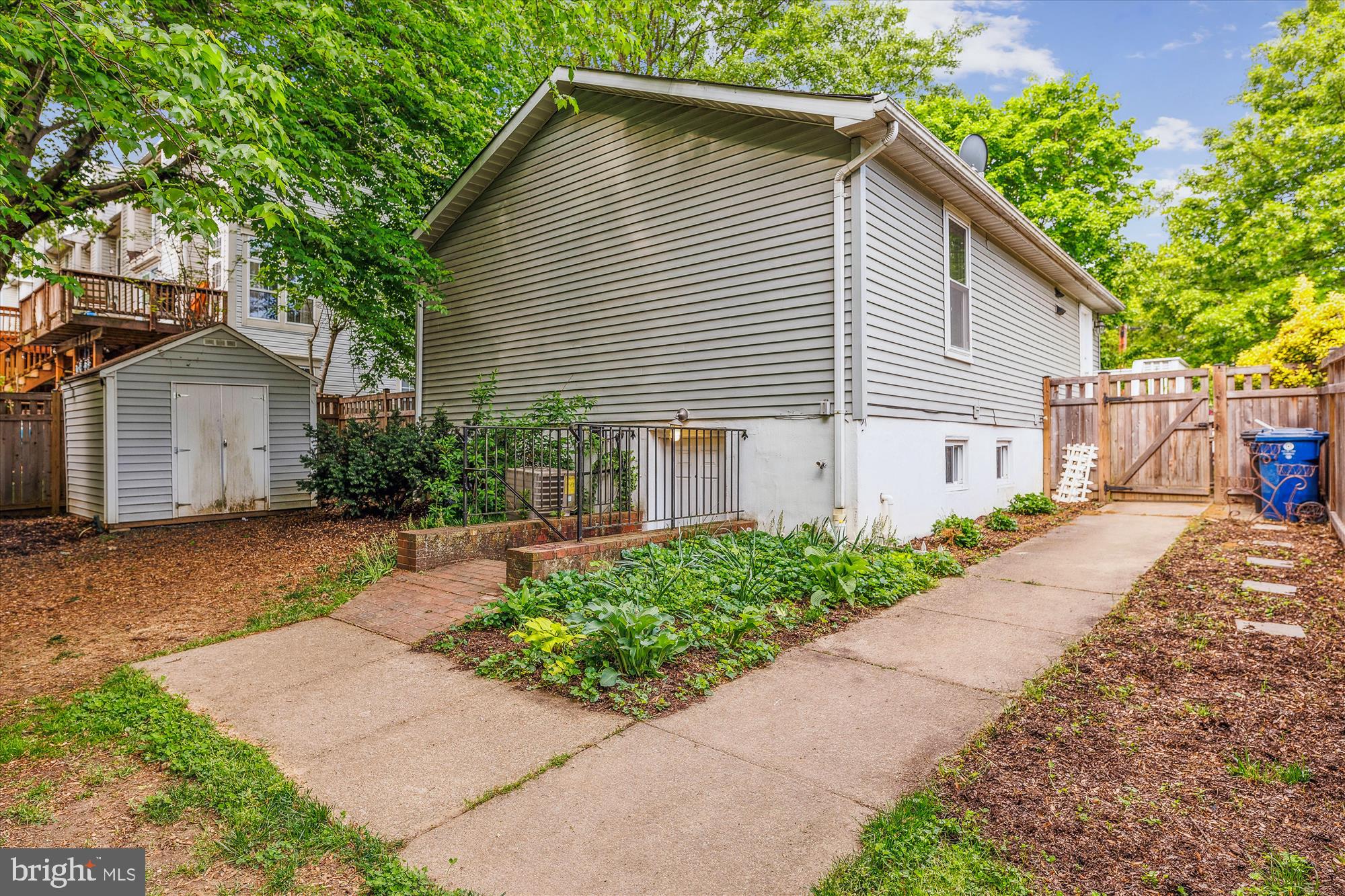 SUNNYSIDE - Residential