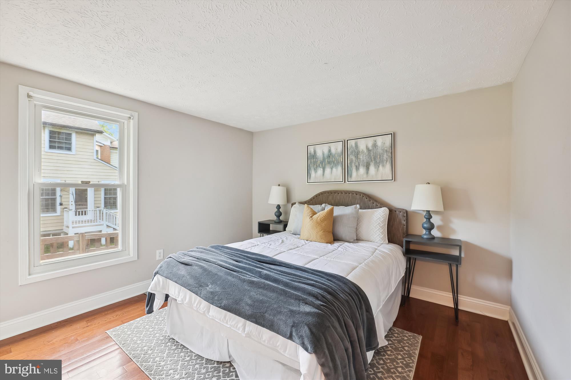 SUNNYSIDE - Residential