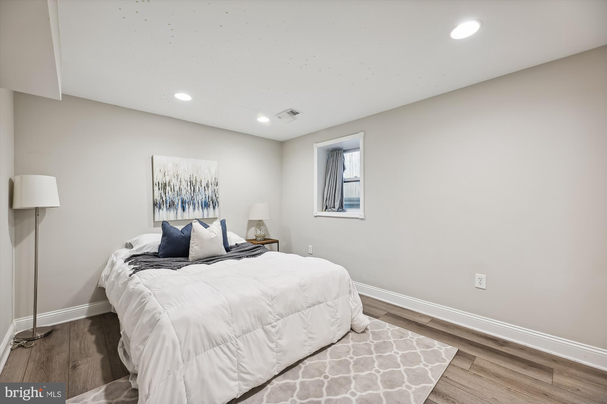 SUNNYSIDE - Residential