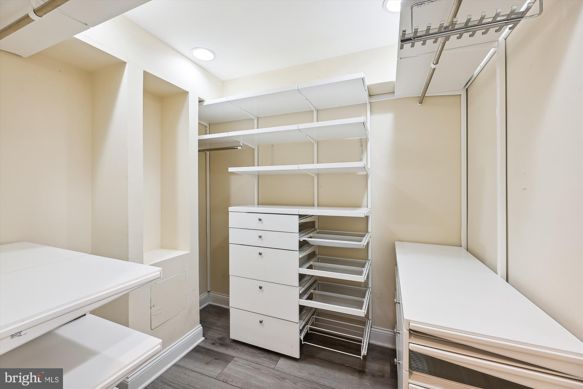 SUNNYSIDE - Residential