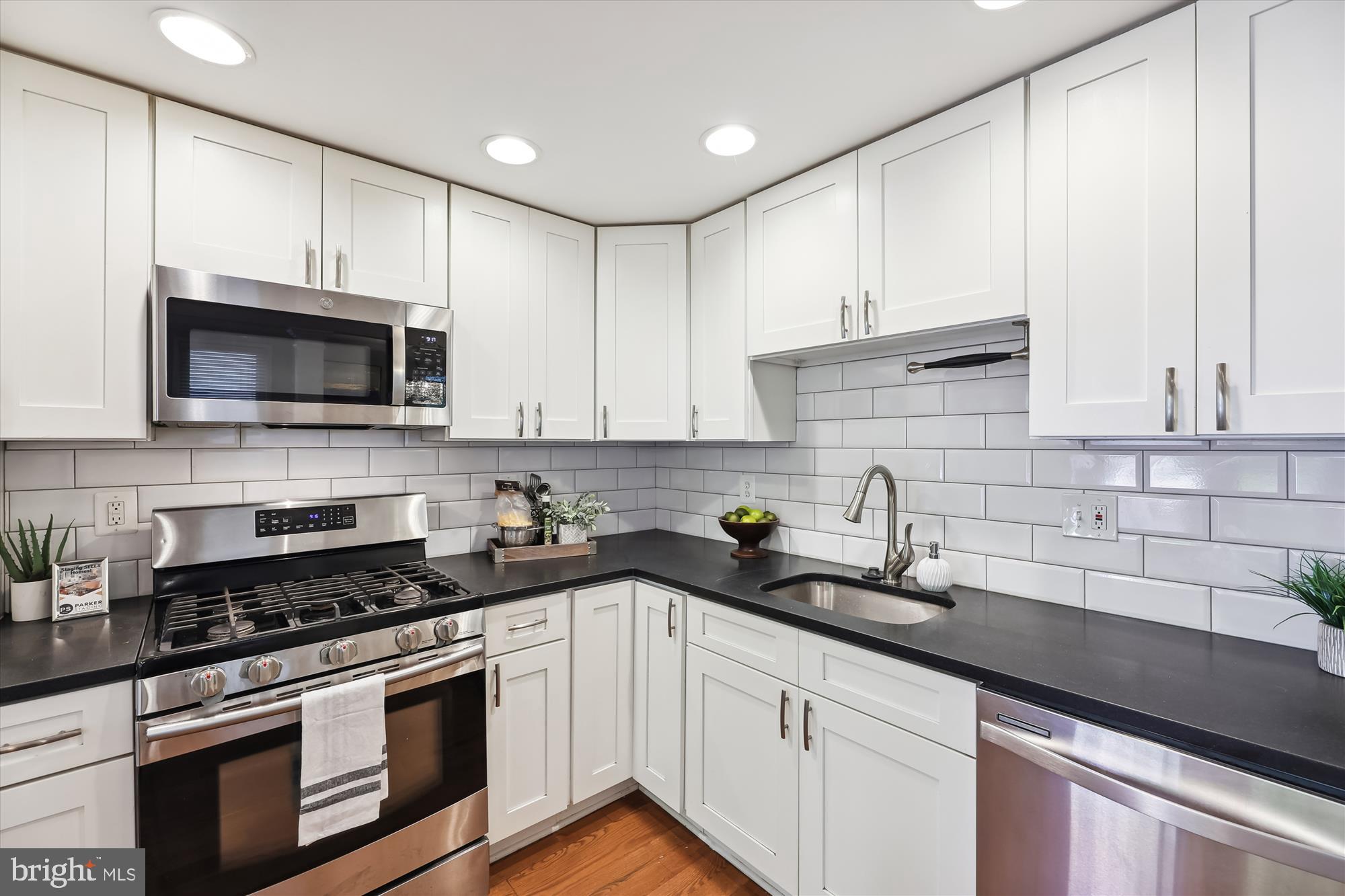 SUNNYSIDE - Residential