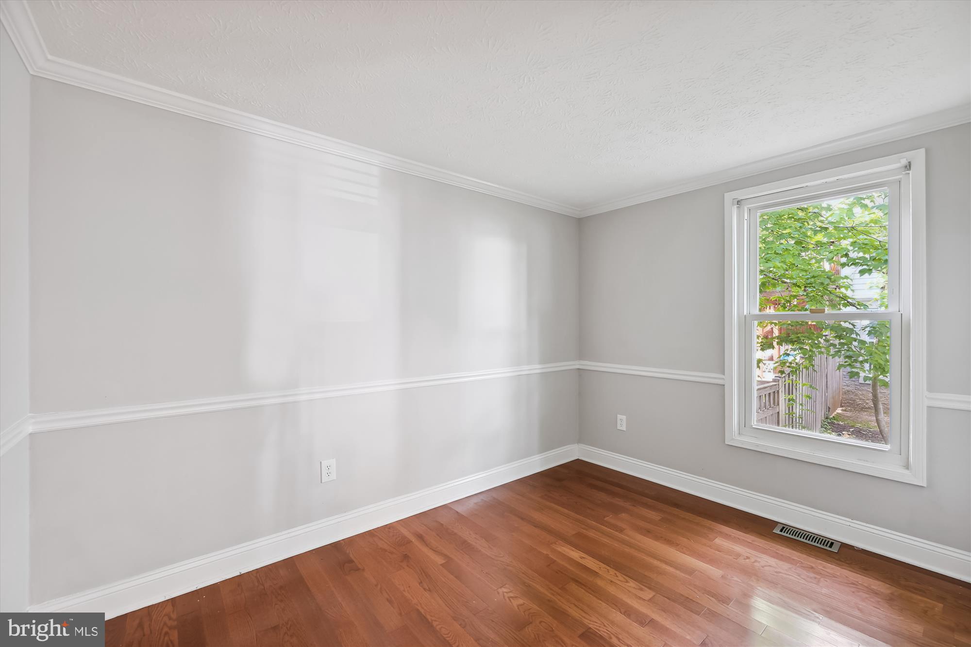 SUNNYSIDE - Residential