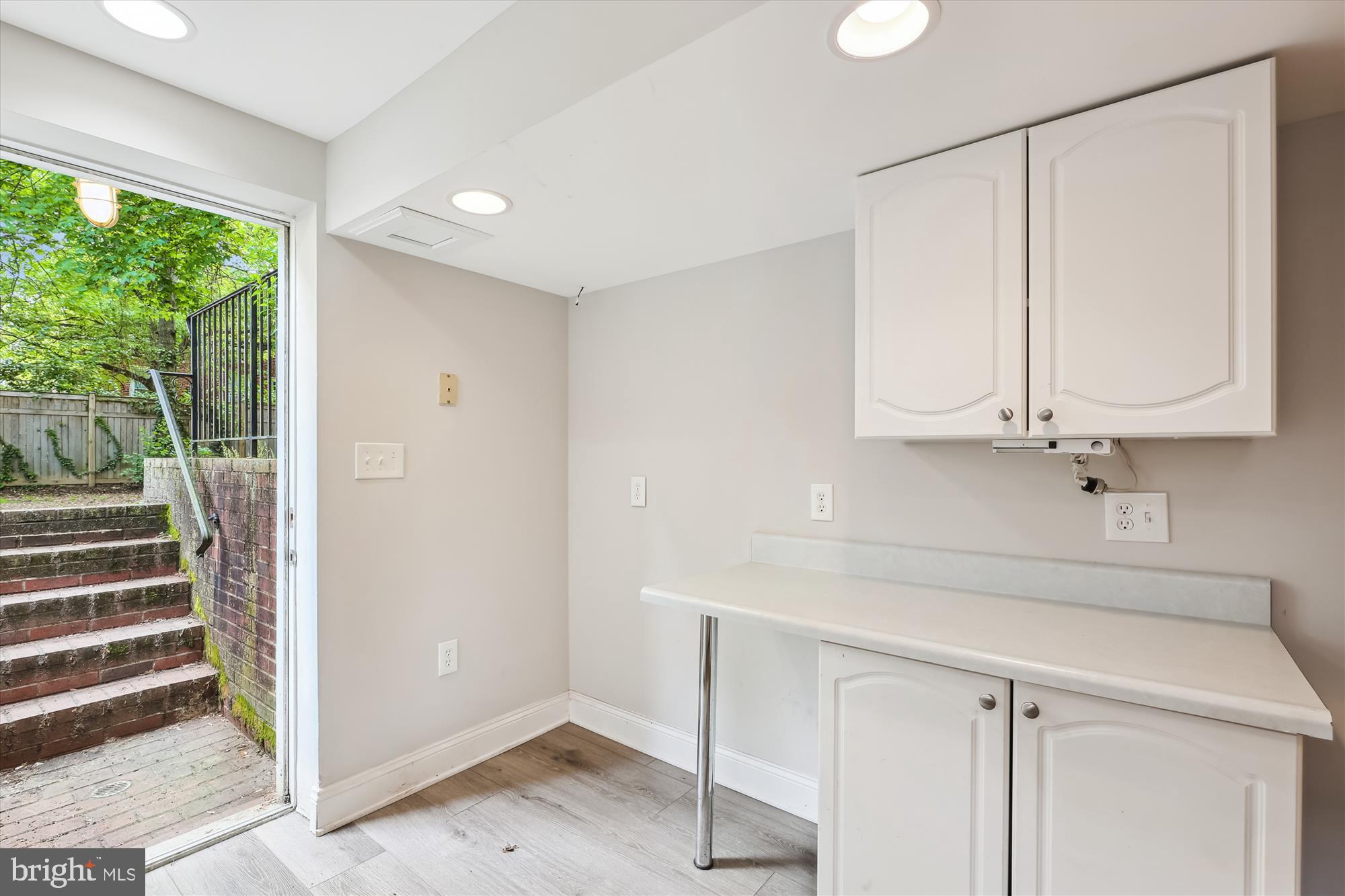 SUNNYSIDE - Residential