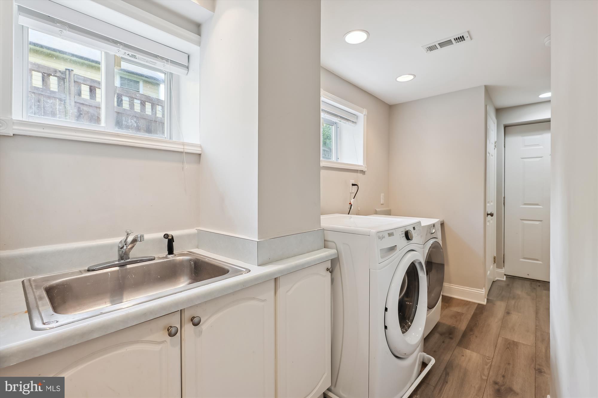 SUNNYSIDE - Residential