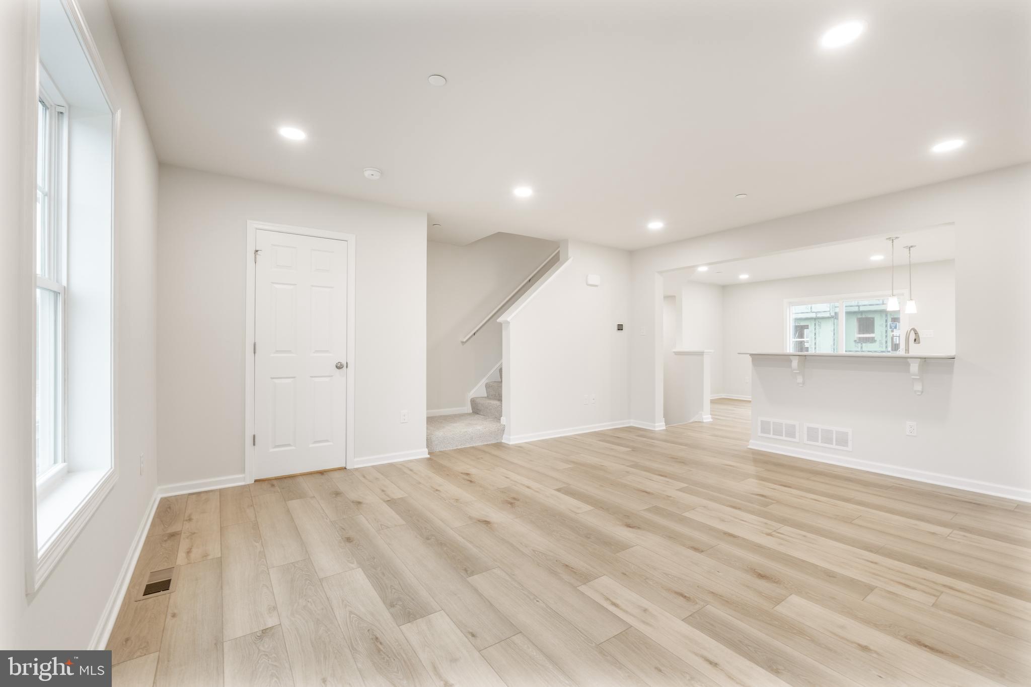 GRAYS POINTE - Residential